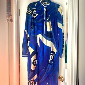 Pucci. Size 6. Long sleeve dress